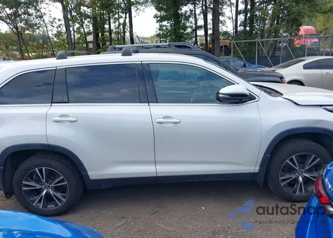 2019 Toyota Highlander Le z USA, uszkodzony, nr VIN 5TDBZRFH2KS943751